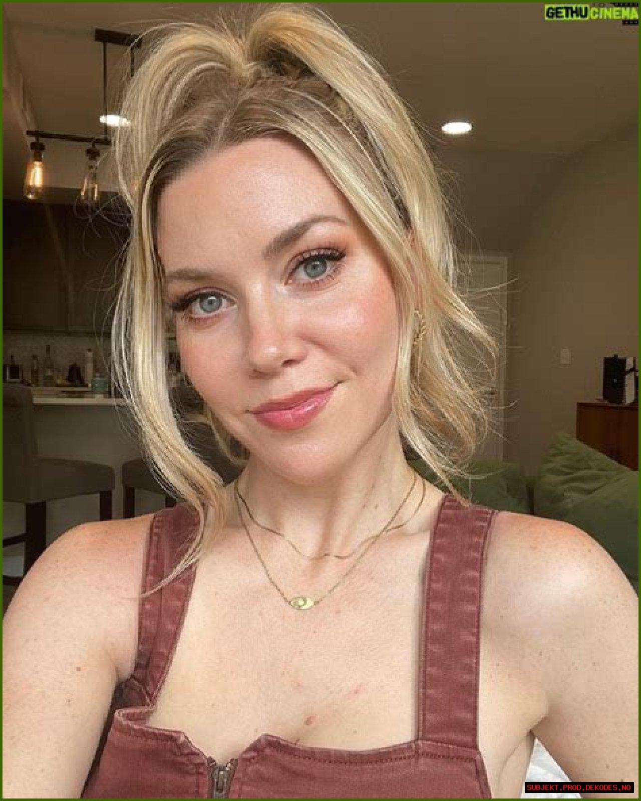 Kelsey Cook Bio, Wiki, Age, Husband, Comedy, Foosball, Podcast, and Net Worth