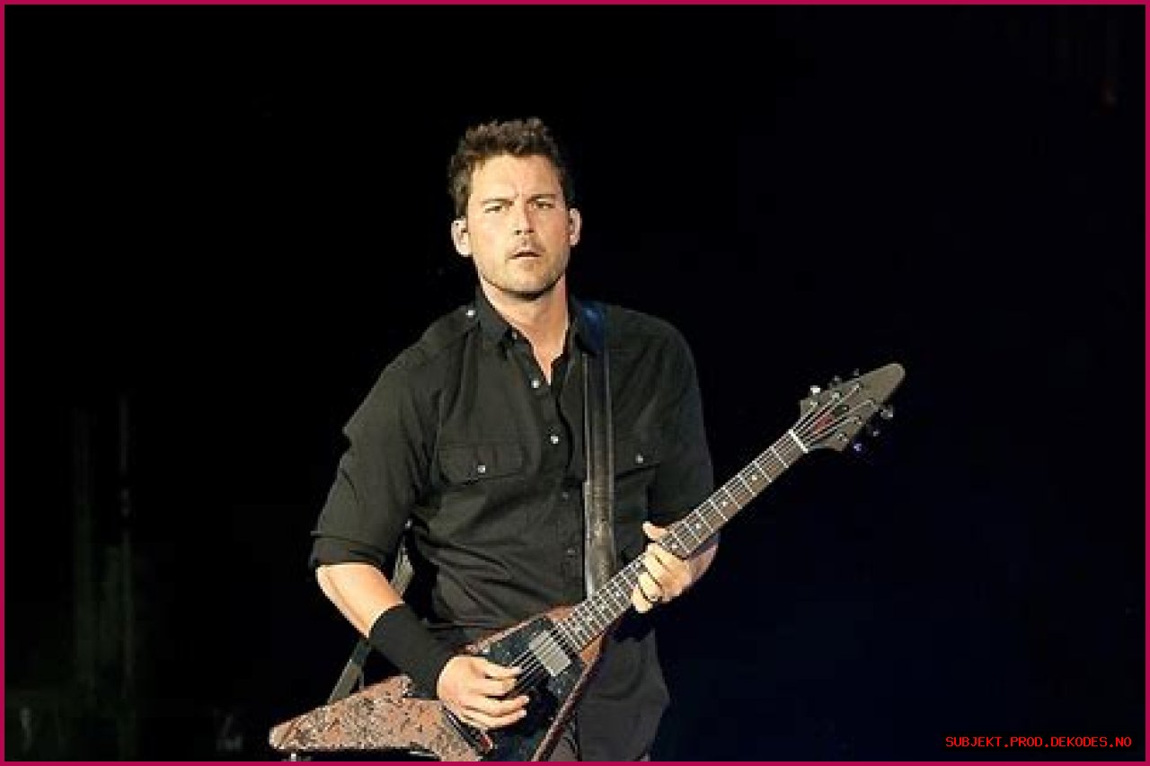 Ryan Peake (Guitarist) - Age, Birthday, Bio, Facts, Family, Net Worth, Height & More